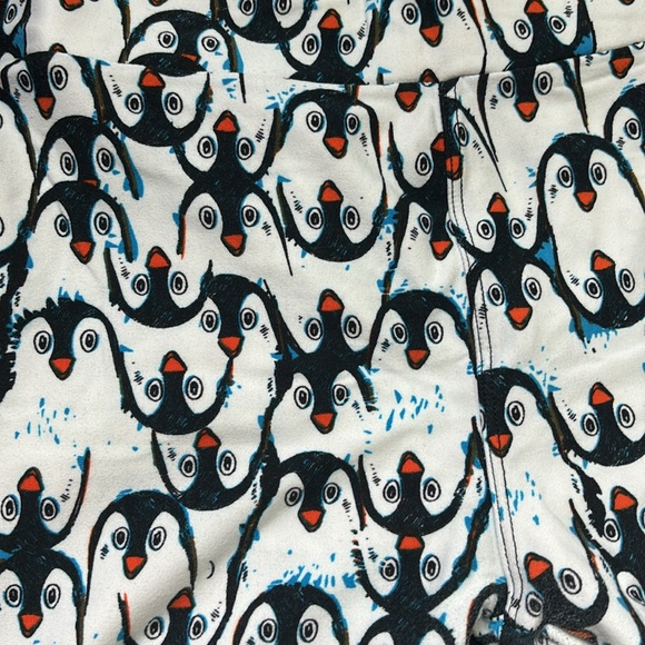 Lularoe Penguin Multi Print White & Beige - One Size - Picture 2 of 6